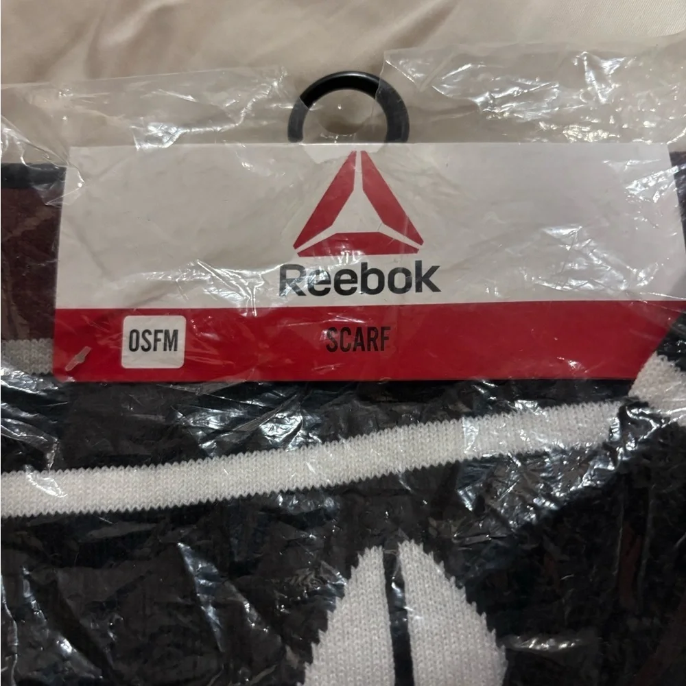 NWT Reebok Monochrome black and white Scarf one size fits most